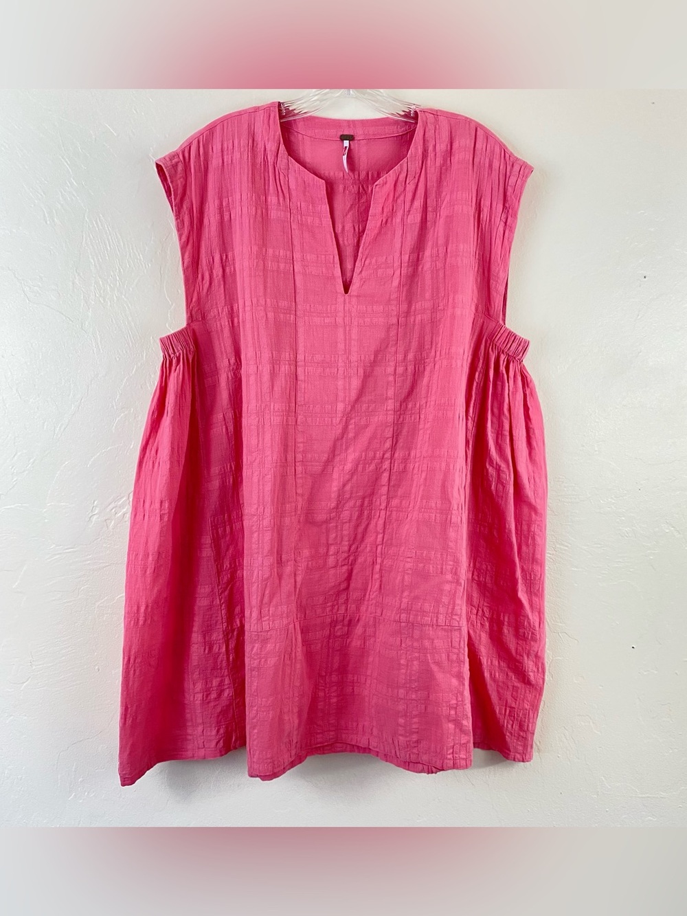 YFB Size Medium Hot Pink Sleeveless V-neck Flowy Oversized Mini Dress